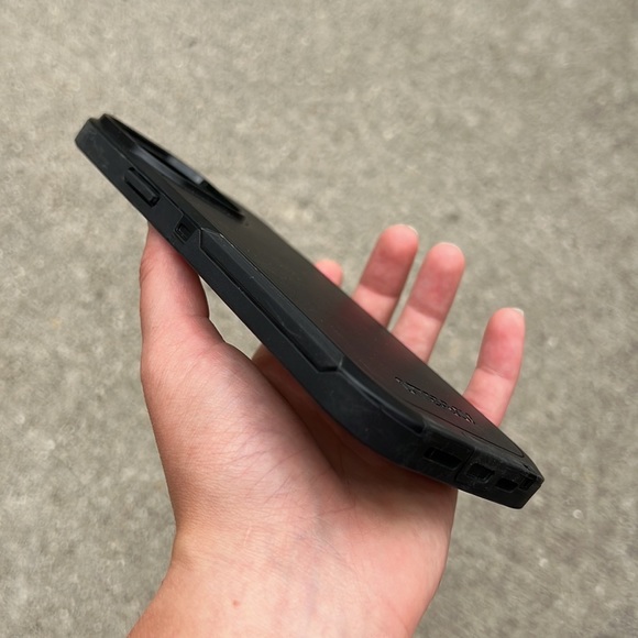 Otterbox Black iPhone 13 Pro Max Case - Picture 3 of 3